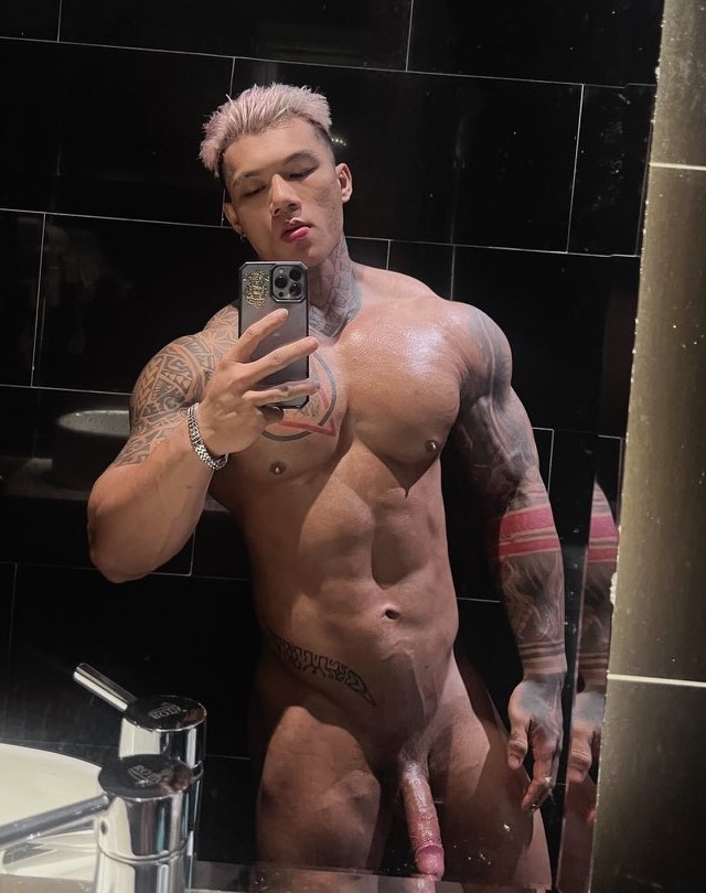 猛男蛋碎温泉馆